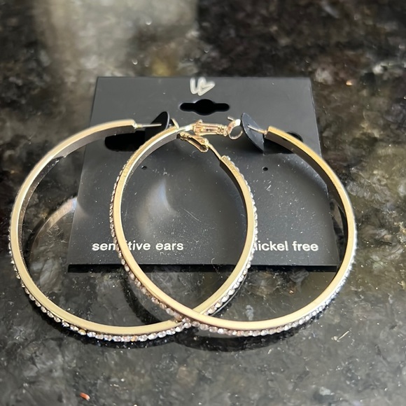 L<3 earrings BRAND NEW - Picture 1 of 3